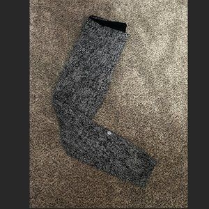 Lululemon Black/White Ankle Leggins - Size 6